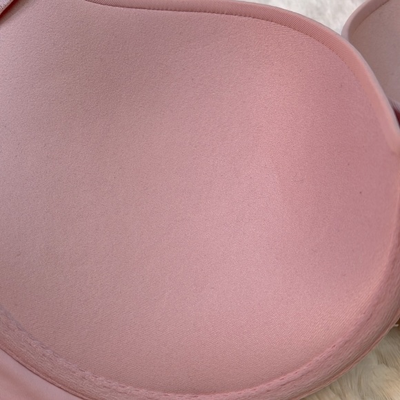Victoria’s Secret Pink Push-up Bra in Size 32D. EUC. Underwire and Padded - Picture 5 of 5